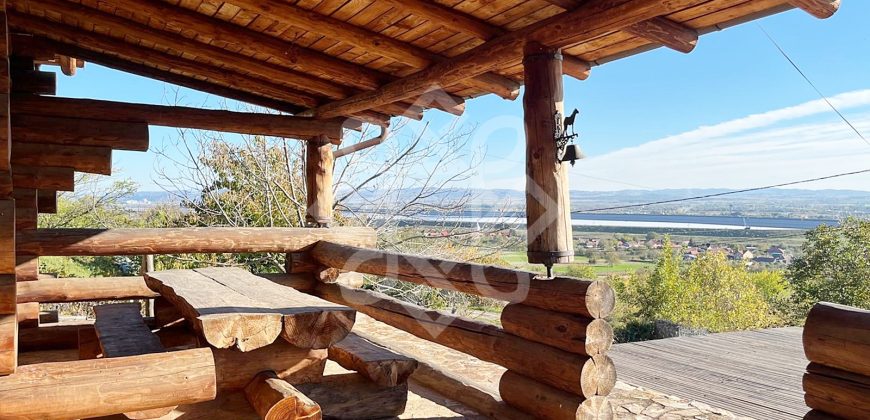 Casa de vacanta din busteni, zona superba la 27 km de Oradea