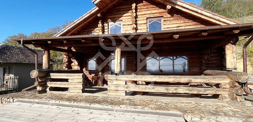 Casa de vacanta din busteni, zona superba la 27 km de Oradea