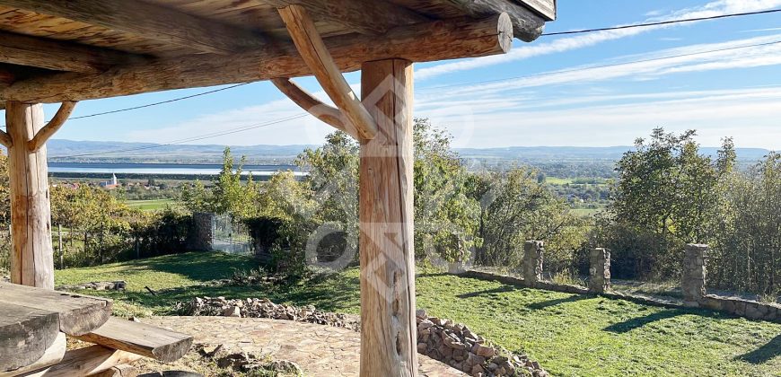 Casa de vacanta din busteni, zona superba la 27 km de Oradea