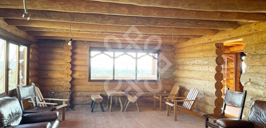 Casa de vacanta din busteni, zona superba la 27 km de Oradea