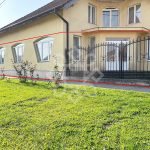 Apartament la casa de vanzare 88 mp si curte proprie in Iosia