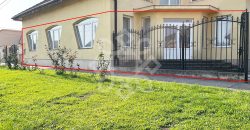 Apartament la casa de vanzare 88 mp si curte proprie in Iosia