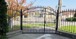 Apartament la casa de vanzare 88 mp si curte proprie in Iosia