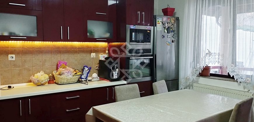 Casa 4 camere, 414mp teren, zona stadion municipal Oradea