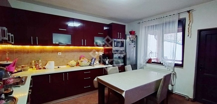 Casa 4 camere, 414mp teren, zona stadion municipal Oradea