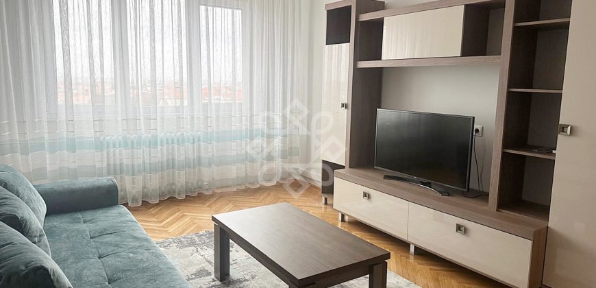 Apartament 3 camere de inchiriat B-dul Magheru Oradea