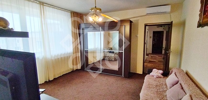 Apartament cu 4 camere de inchiriat, in zona bd Dacia