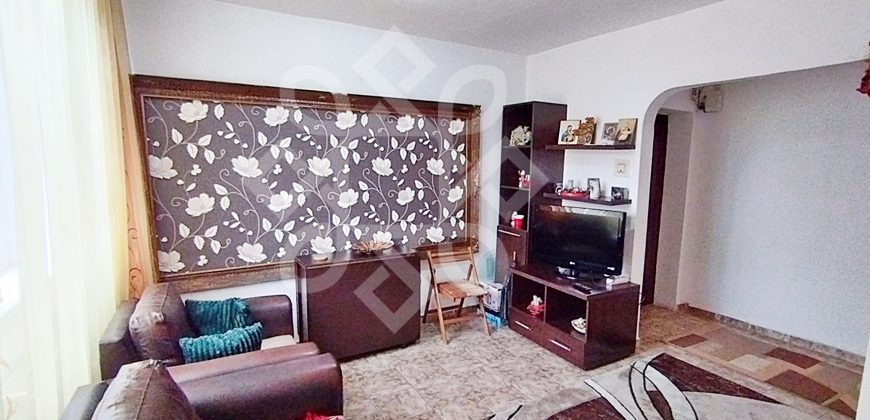 Apartament cu 4 camere de inchiriat, in zona bd Dacia