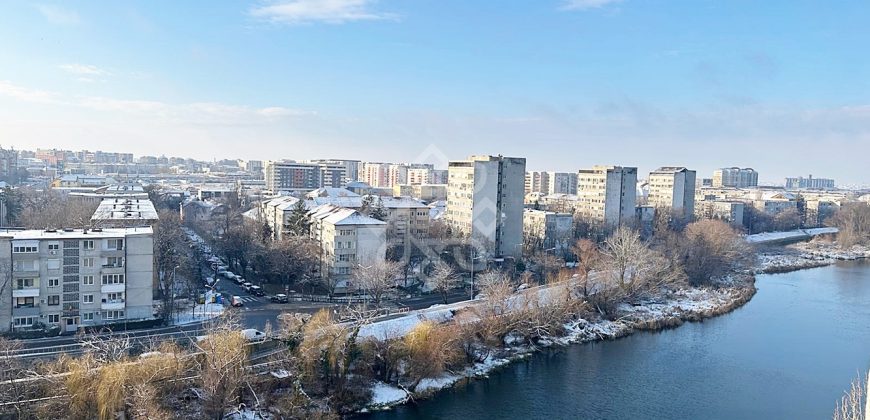 Apartament lux 3 camere de inchiriat in Prima Decebal