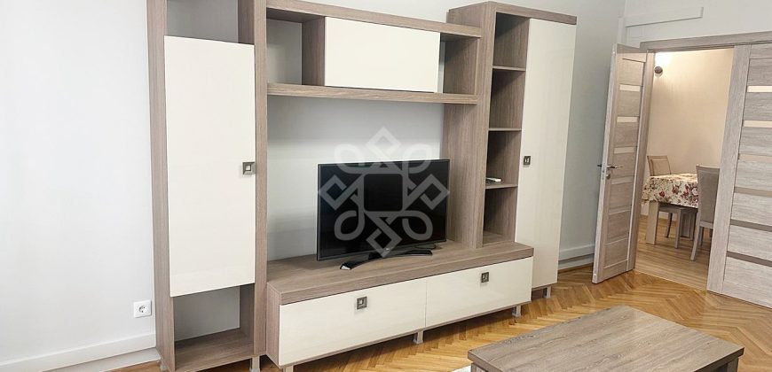 Apartament 3 camere de inchiriat B-dul Magheru Oradea