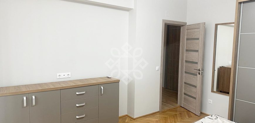 Apartament 3 camere de inchiriat B-dul Magheru Oradea
