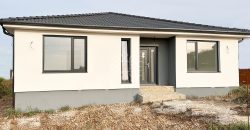 Casa finisata 4 camere si 600 mp teren de vanzare in Paleu