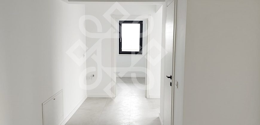 Apartament decomandat cu 3 camere in Prima Urbana 3