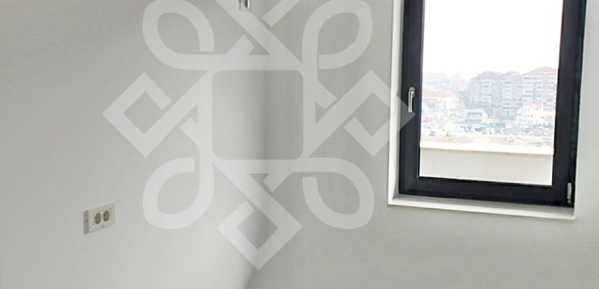 Apartament decomandat cu 3 camere in Prima Urbana 3