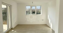 Casa finisata 4 camere si 600 mp teren de vanzare in Paleu