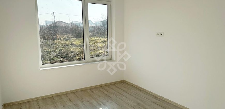 Casa finisata 4 camere si 600 mp teren de vanzare in Paleu