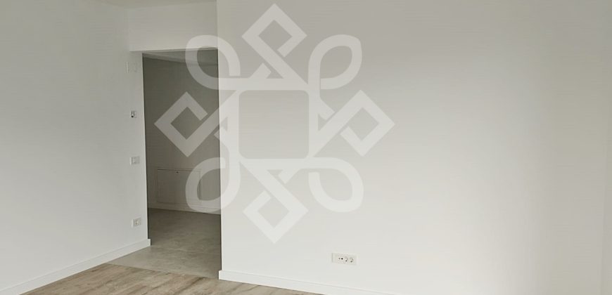 Apartament decomandat cu 3 camere in Prima Urbana 3