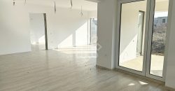 Casa finisata 4 camere si 600 mp teren de vanzare in Paleu
