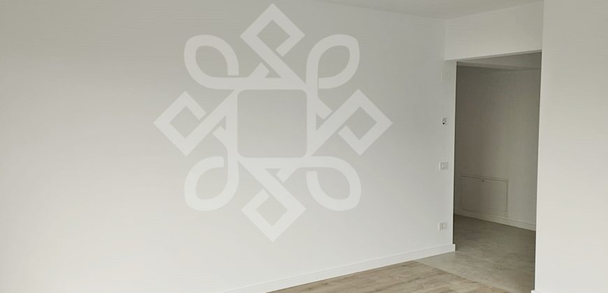 Apartament decomandat cu 3 camere in Prima Urbana 3