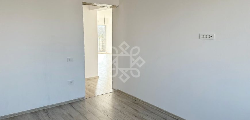 Casa finisata 4 camere si 600 mp teren de vanzare in Paleu