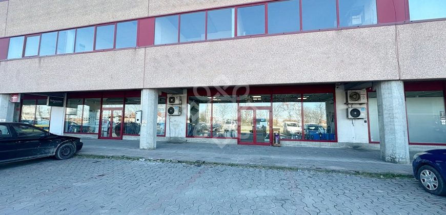 Hala industriala cu spatiu comercial de vanzare pe centura Oradea