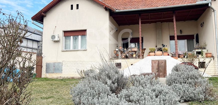 Casa cu 4 camere de vanzare in zona centrala din Oradea