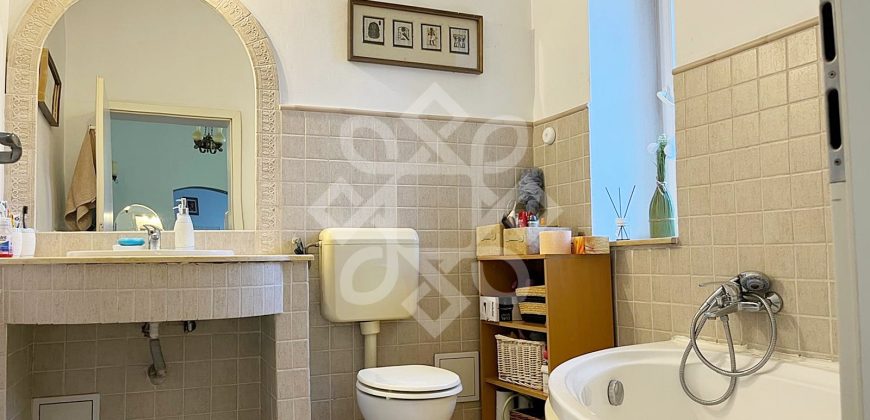 Casa cu 4 camere de vanzare in zona centrala din Oradea