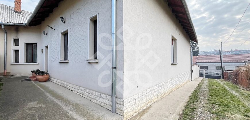 Casa cu 4 camere de vanzare in zona centrala din Oradea