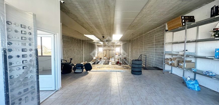 Hala industriala cu spatiu comercial de vanzare pe centura Oradea
