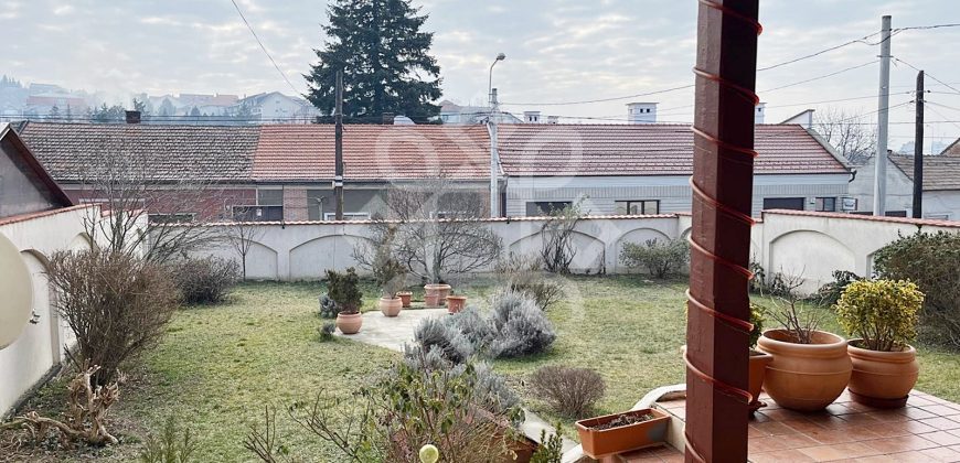 Casa cu 4 camere de vanzare in zona centrala din Oradea