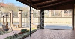 Vila de vanzare pe Malul Crisului, strada Facliei Oradea