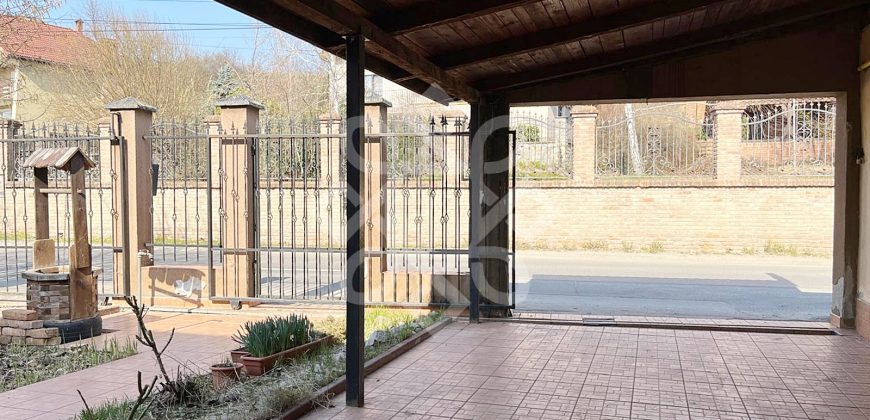 Vila de vanzare pe Malul Crisului, strada Facliei Oradea