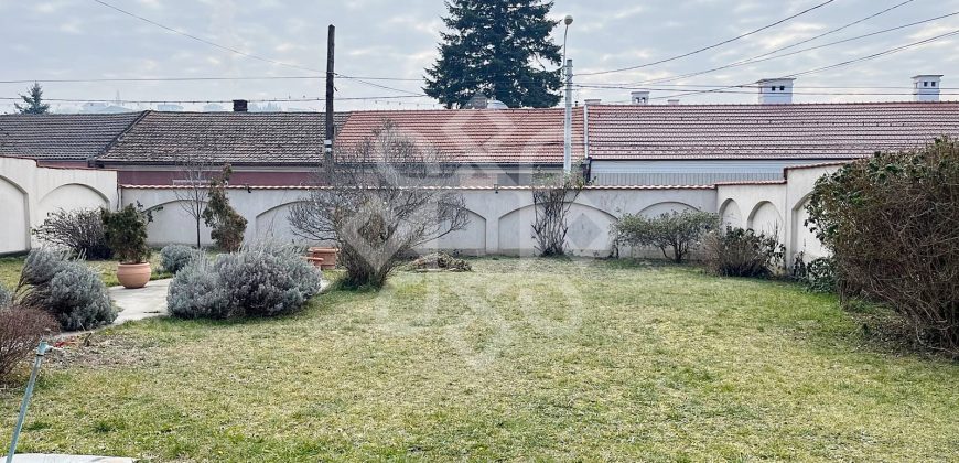 Casa cu 4 camere de vanzare in zona centrala din Oradea