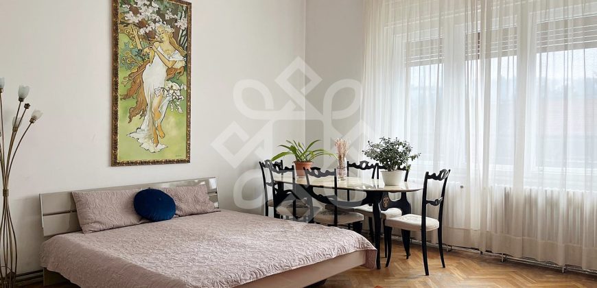 Casa cu 4 camere de vanzare in zona centrala din Oradea