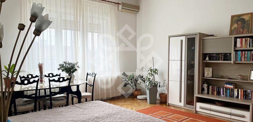 Casa cu 4 camere de vanzare in zona centrala din Oradea