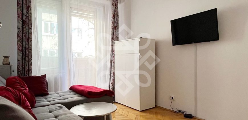 Apartament cu 3 camere de inchiriat pe bld. Stefan cel Mare