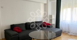 Apartament cu 3 camere de inchiriat pe bld. Stefan cel Mare