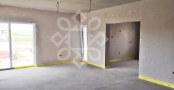 Casa de vanzare pe nivel cu 4 camere in Cihei