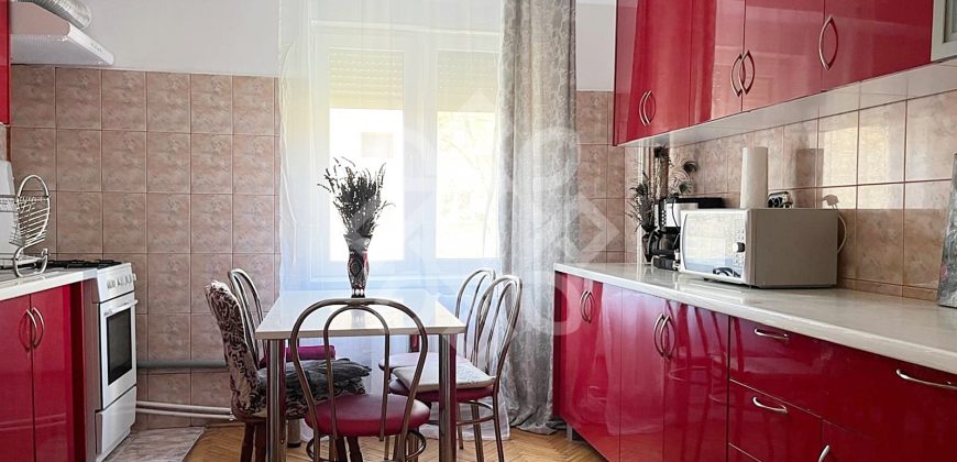 Apartament cu 3 camere de inchiriat pe bld. Stefan cel Mare