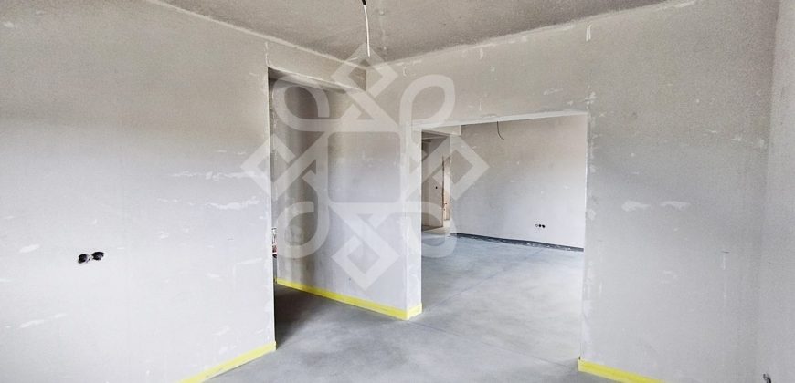 Casa de vanzare pe nivel cu 4 camere in Cihei