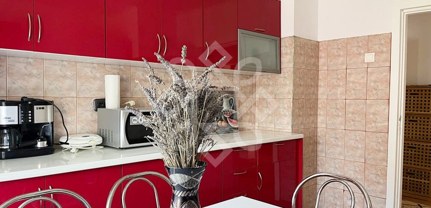 Apartament cu 3 camere de inchiriat pe bld. Stefan cel Mare