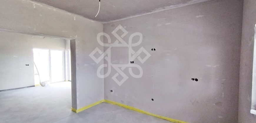 Casa de vanzare pe nivel cu 4 camere in Cihei
