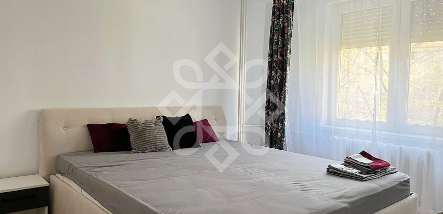 Apartament cu 3 camere de inchiriat pe bld. Stefan cel Mare