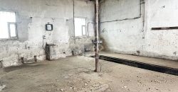 Teren 2100mp cu spatii pentru depozitare in Iosia