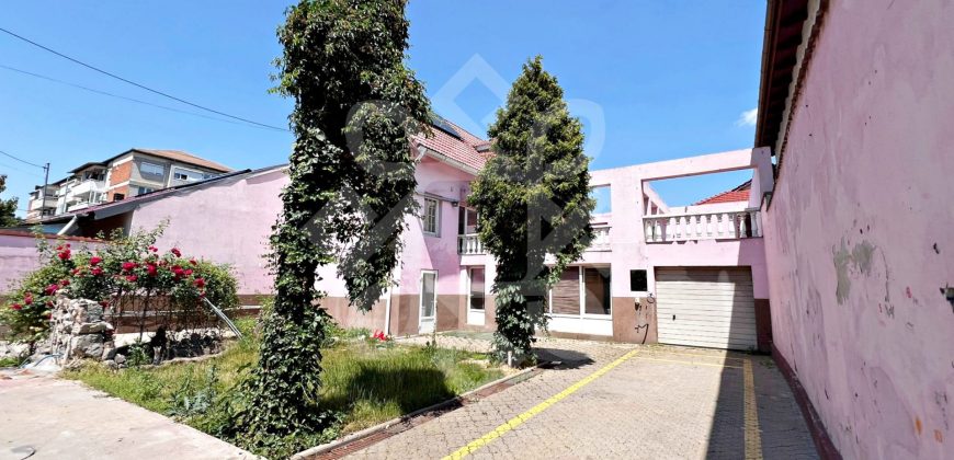 Casa cu 6 camere de inchiriat in Rogerius