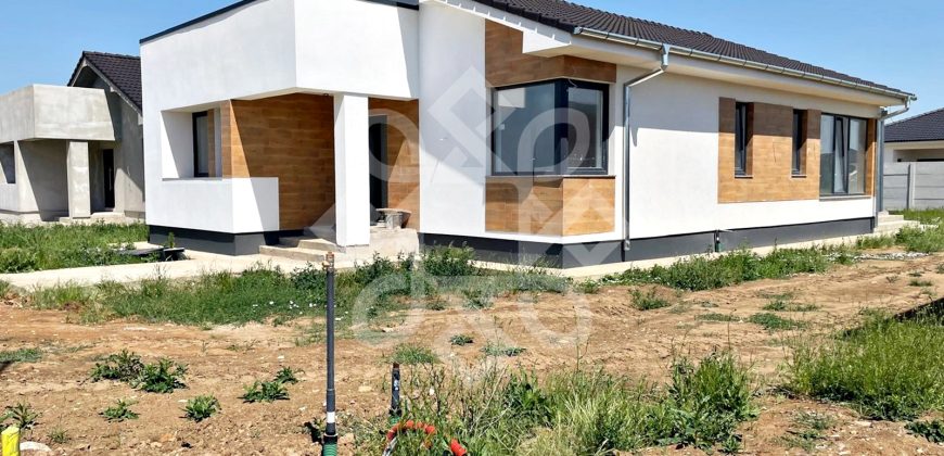 Casa noua de vanzare cu teren 500 mp in Santandrei