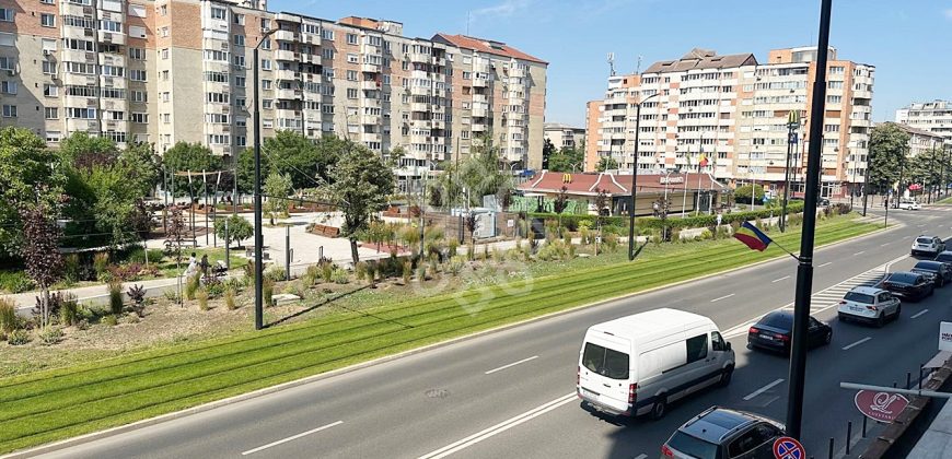 Apartament 3 camere de inchiriat B-dul Nufarul