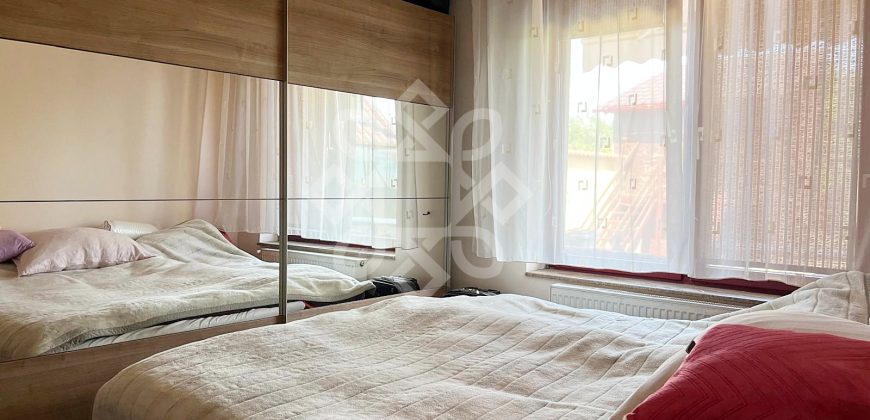 Casa de vanzare cu teren 523 mp in Sanmartin