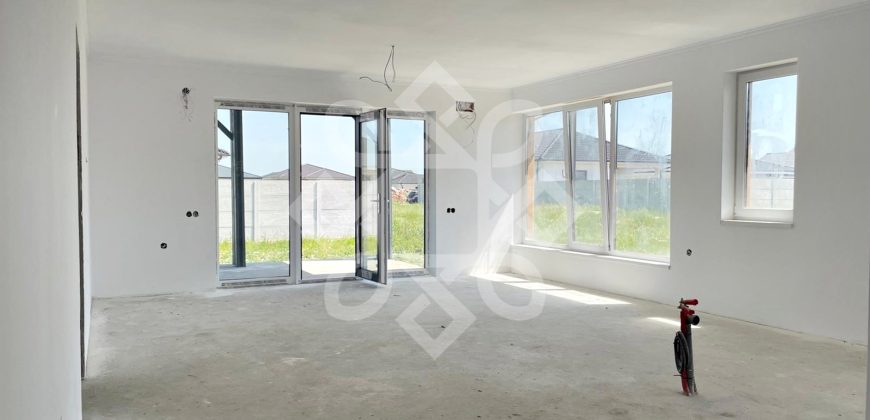 Casa noua de vanzare cu teren 500 mp in Santandrei