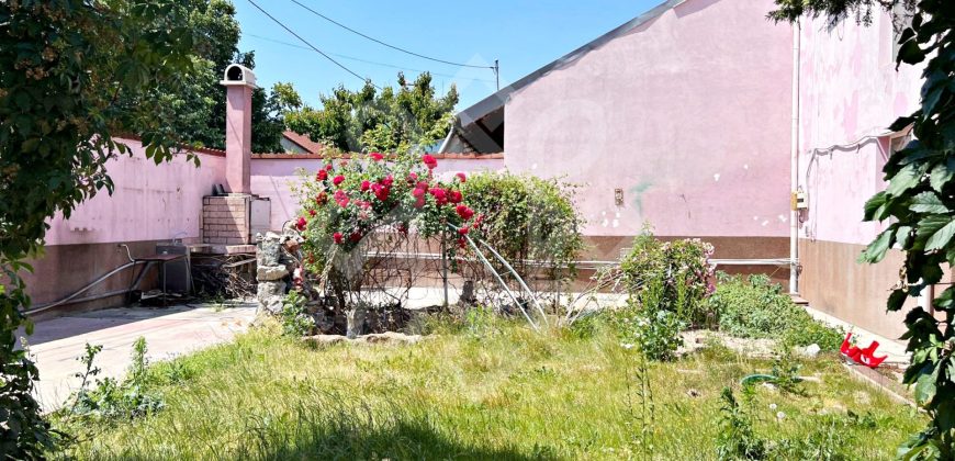 Casa cu 6 camere de inchiriat in Rogerius